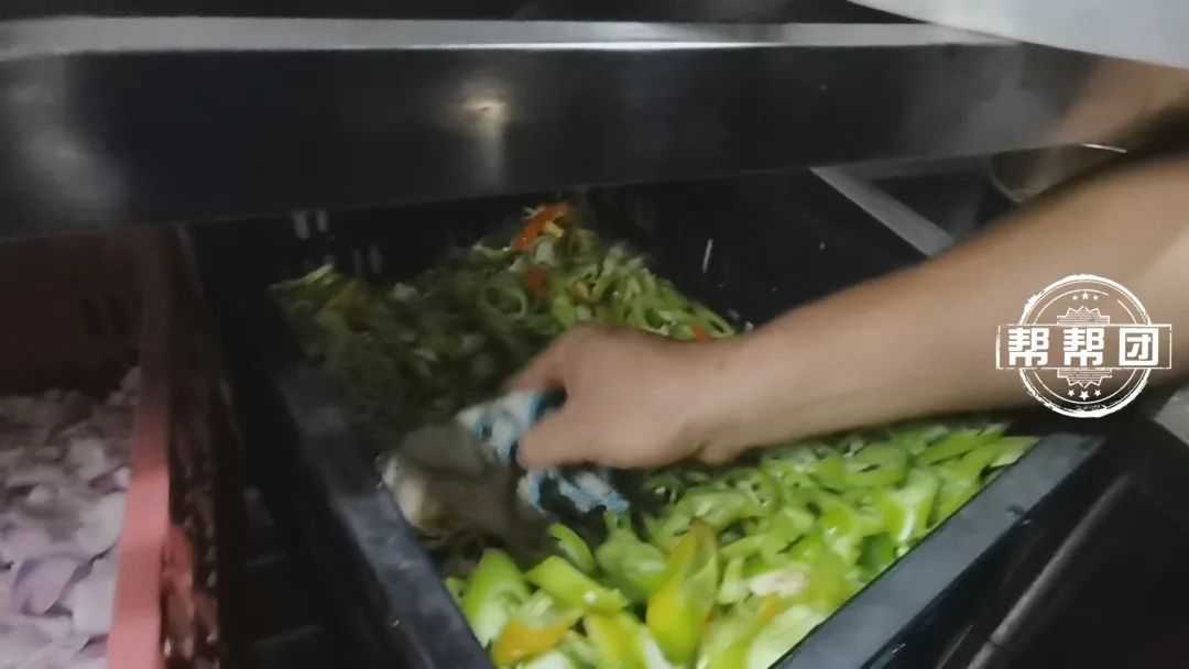 DƬ